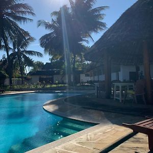 Peekaboo Diani Beach